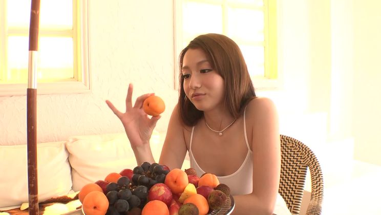 El apuesto japonés Reon Otowa en un vídeo porno hardcore