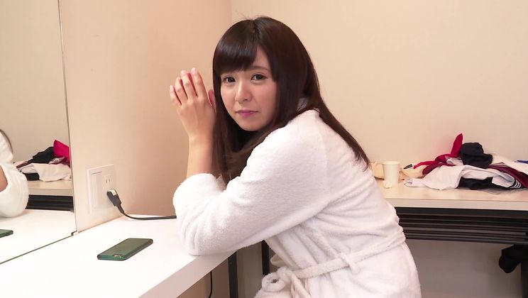 La elegante japonesa Yui Shimazaki en una excelente película porno amateur.