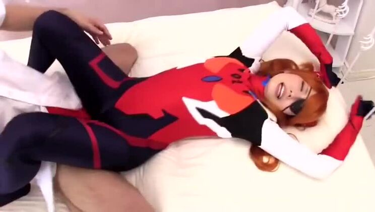 Una jugosa dama oriental con forma de zanahoria fue penetrada muy fuerte.