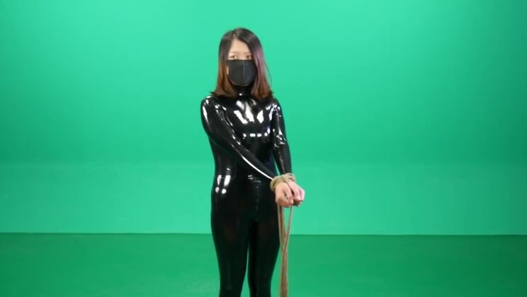 Impresionante zorra japonesa fue golpeada con fuerza