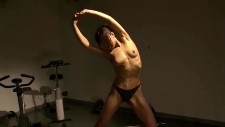 Preciosa chica japonesa en vídeo sexual amateur privado