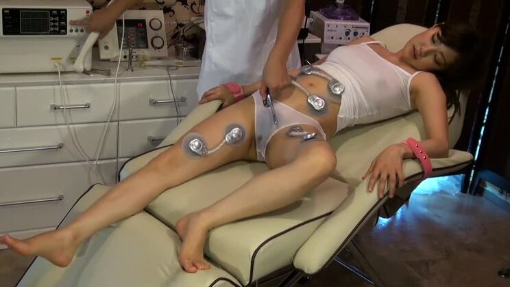 Jugosa prostituta oriental actuando en un increíble video sexual amateur.