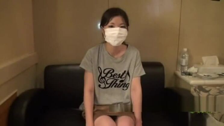 Una elegante dama asiática