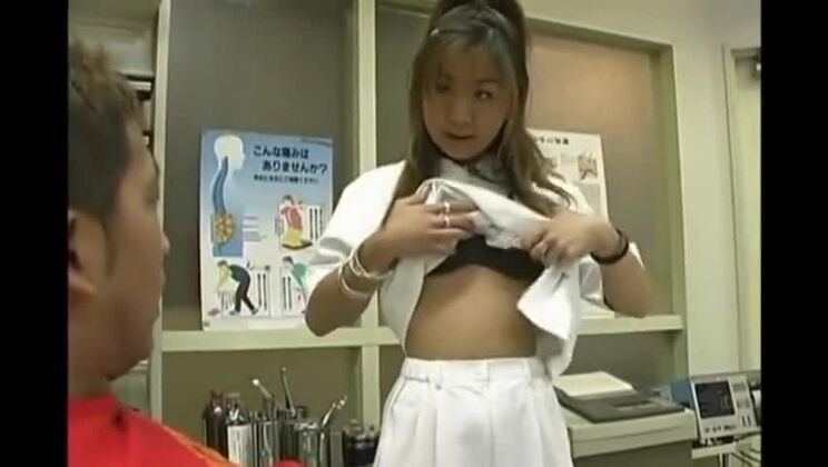 Increíble zorra asiática protagonizando porno amateur muy caliente