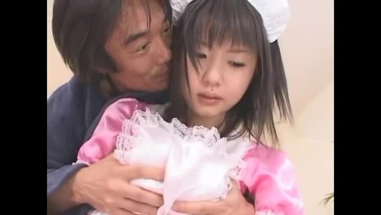 Una deslumbrante japonesa tiene una increíble follada amateur.