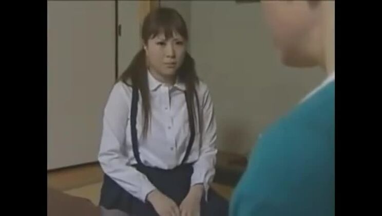 Increíble mujer japonesa actuando en un video sexual fetichista.