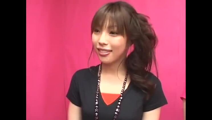 La deslumbrante zorra japonesa es jodidamente dura