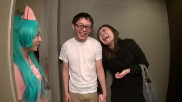 Chica asiática guapa en un vídeo sexual pervertido