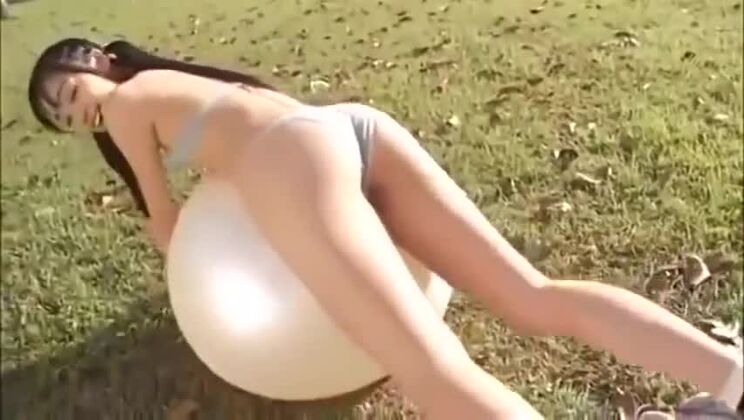 Hermosa morena puta oriental tuvo sexo duro