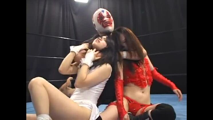 Una increíble perra japonesa encarna su sueño fetichista.