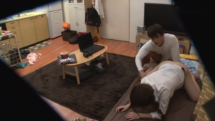 Chica japonesa tetona y dulce