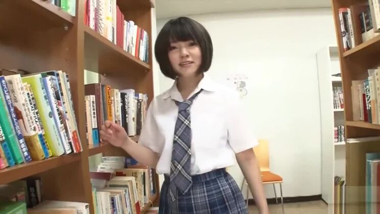 Una asiática despampanante y de aspecto sobrenatural protagoniza un increíble vídeo sexual amateur.