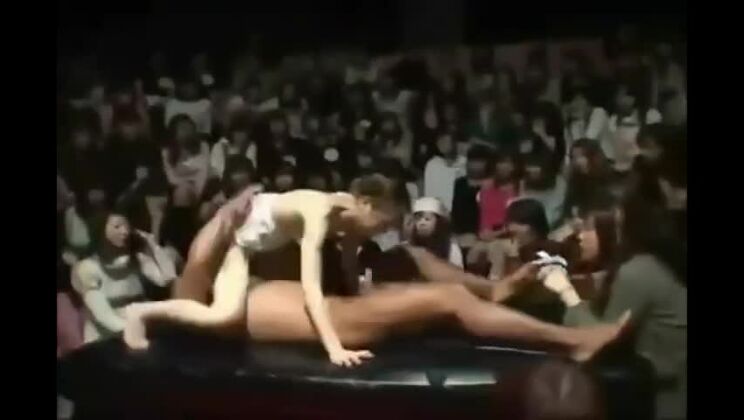 Jugosa zorra oriental en un vídeo porno amateur real