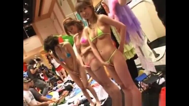 Mujer asiática de aspecto sobrenatural fuera de casa