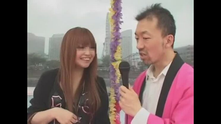 Hermosa prostituta japonesa en un encantador casting X