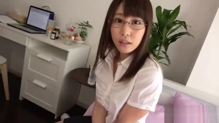 Atractiva y voluptuosa puta japonesa