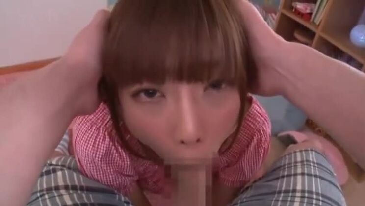 Bonita y tetona puta japonesa