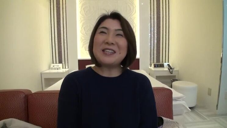 Una atractiva mujer oriental