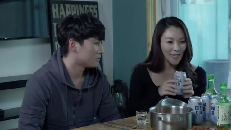 Vídeo de sexo fetichista con una atractiva asiática provocativa