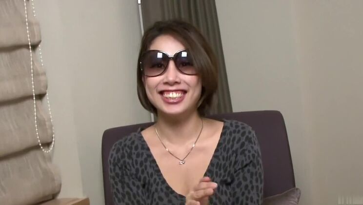 Preciosa japonesa en una escena hardcore desenfrenada