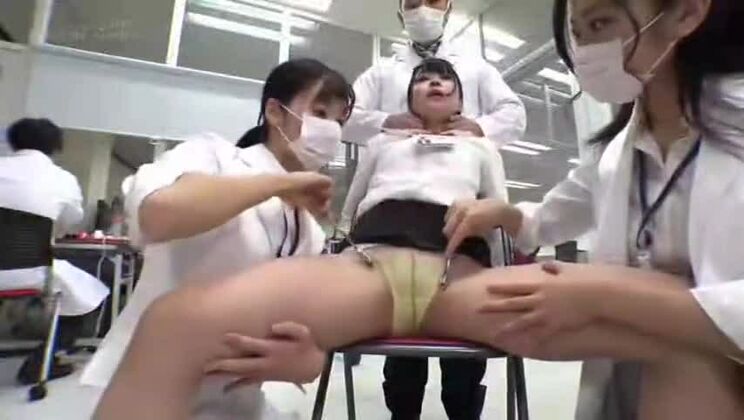 Chica oriental jugosa