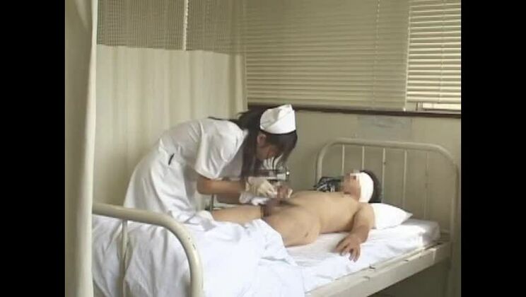 Vídeo porno japonés con Tsukasa Minami, Megumi Shino y Rui Natsukawa