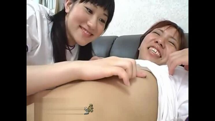 Seduciendo a una mujer japonesa teniendo una ardiente follada amateur