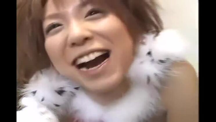 Increíble japonesa de grandes pechos, Kyoko Ayana, en un vídeo porno de lencería sexy.