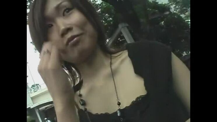 Atractiva y descarada japonesa