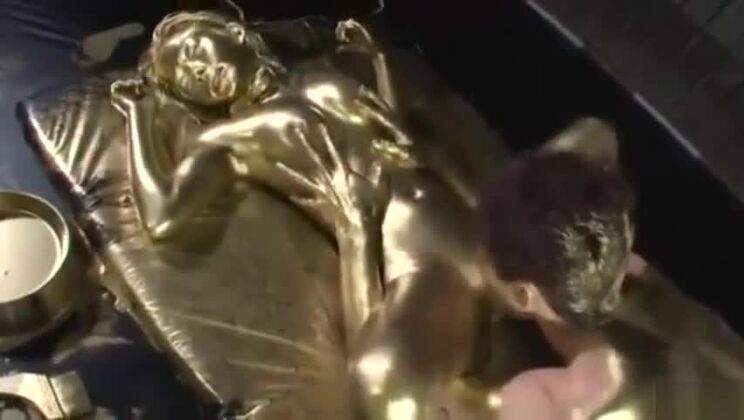 Una atractiva japonesa se ducha con semen.