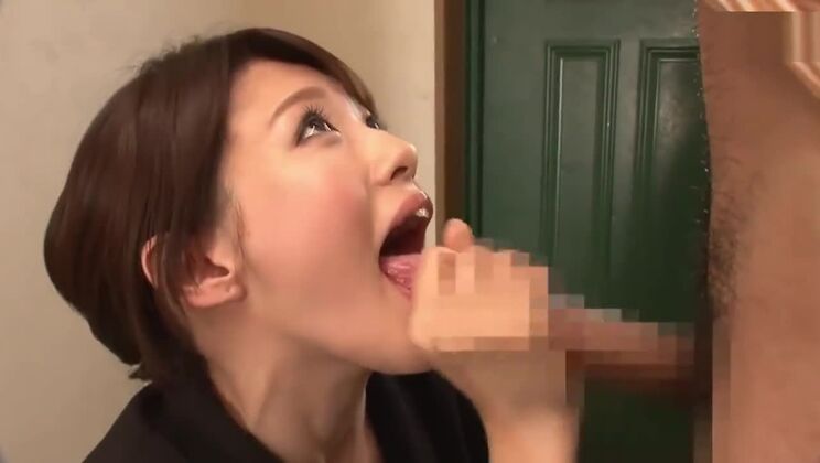 Chica asiática burlándose