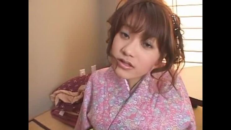 Increíble zorra japonesa teniendo una experiencia sexual extrema