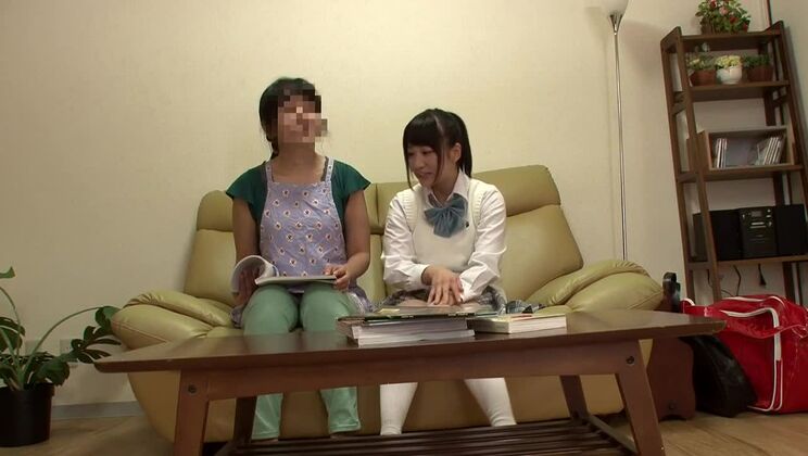 Impresionante prostituta japonesa de pechos pequeños