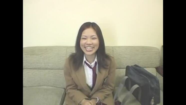 A la encantadora japonesa Nao Yamaguchi le gusta divertirse con fetiches.