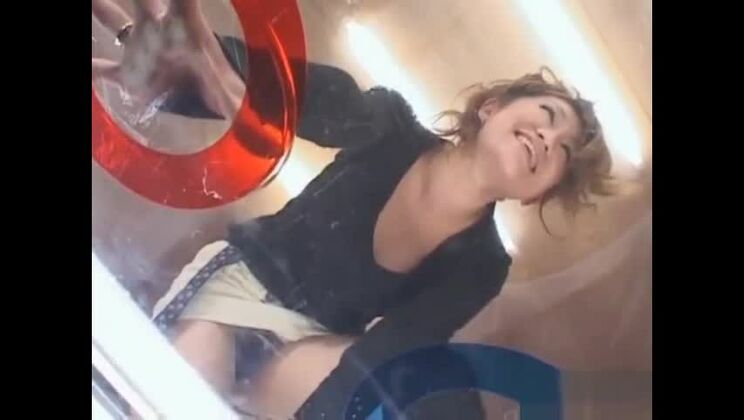 Preciosa chica oriental en vídeo porno hardcore