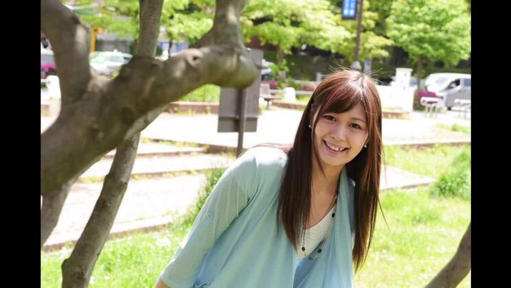 Impresionante asiática promiscua en una película porno fetichista.