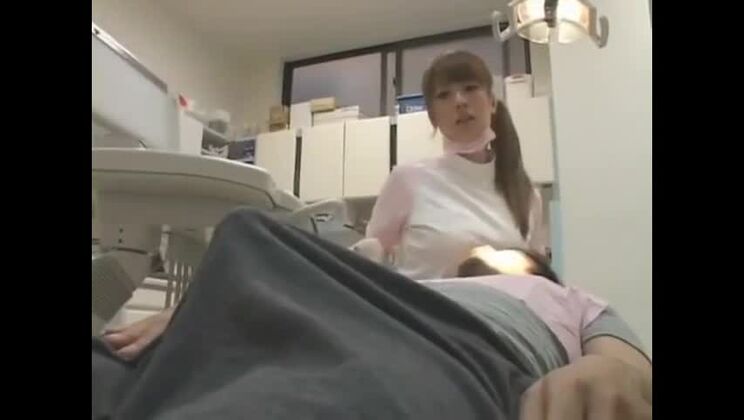 Increíble prostituta oriental en una película de sexo pervertida.