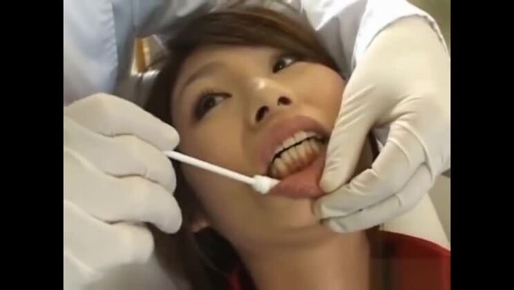 Una japonesa despampanante en un auténtico vídeo porno.