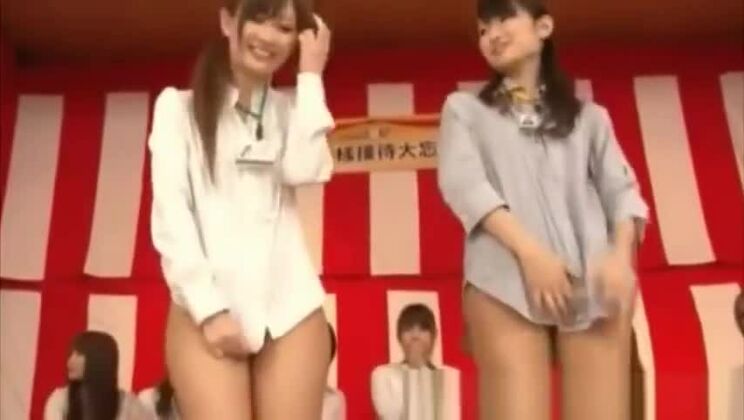 Una ardiente japonesa encarna su sueño fetichista.