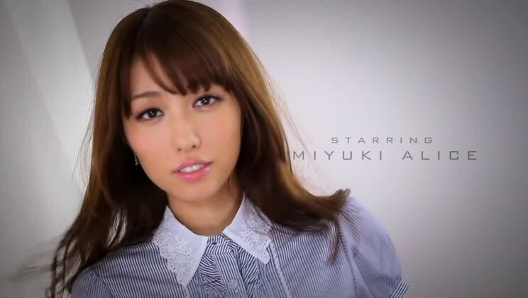 Admirable mujer japonesa casada