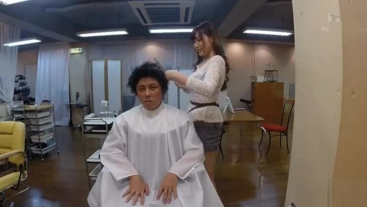 Una atractiva y voluptuosa asiática protagoniza un increíble vídeo sexual amateur.