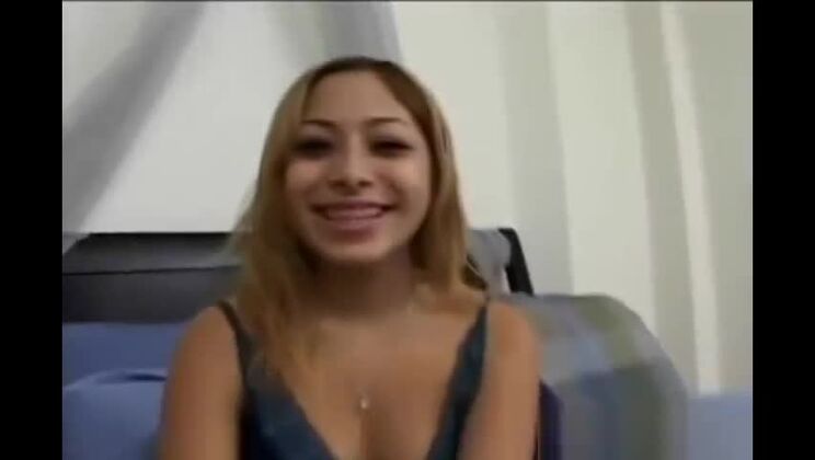 Azúcar peluda prostituta asiática recibiendo bukkake caliente