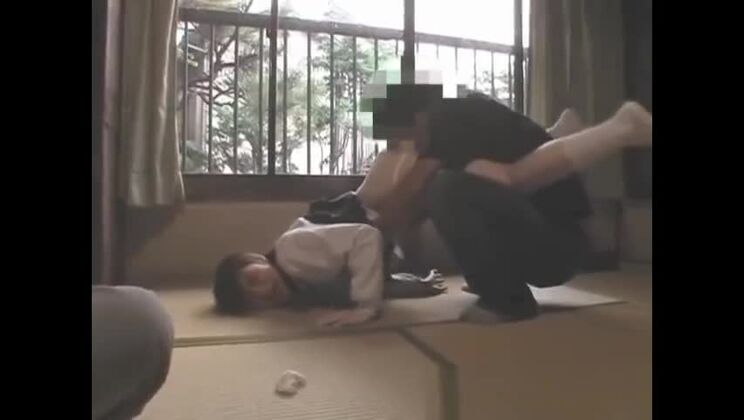 La divina japonesa Asami Fujimoto en pornografía fetichista de pies real