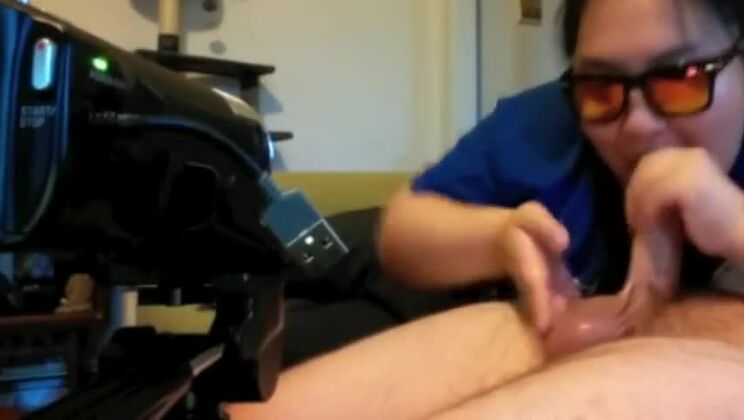 La voluptuosa oriental Yoshie Mizuno protagoniza un increíble vídeo porno de cosplay.