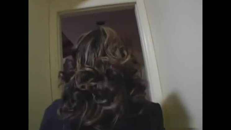 La hermosa japonesa de pechos pequeños, Kaiya Lynn, recibe una eyaculación en la cara.