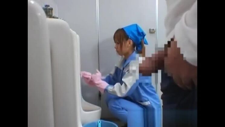 Hermosa trabajadora de mantenimiento parte 5