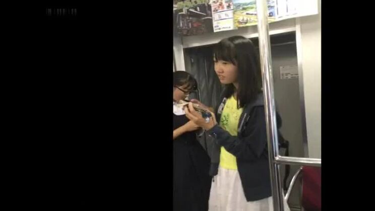 Intenta buscar a la chica japonesa en la versión exclusiva del clip Crazy JAV.