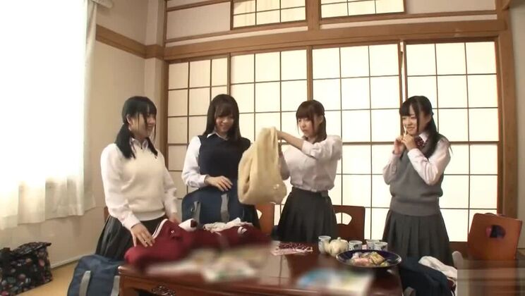 Chica japonesa en un increíble video JAV en HD solo aquí.