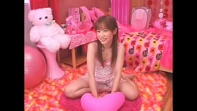 La mejor modelo japonesa Reika Shiina en el clip JAV de masturbación/onanii de chica sola más caliente