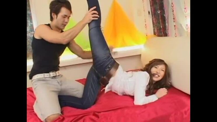 Increíble puta japonesa Kanako Tsuchiya, Kaori Fukita, Seira Takagi en fabulosas tetas grandes, escena JAV de lencería